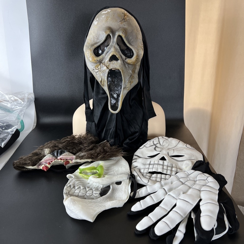 Halloween Cosplay Masks 4 Ghost Face Aged Fun‎ World #8517km Werewolf Skeletor?